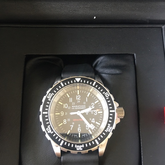 Marathon Large Divers Quartz 41mm Watch - Picture 7 of 7